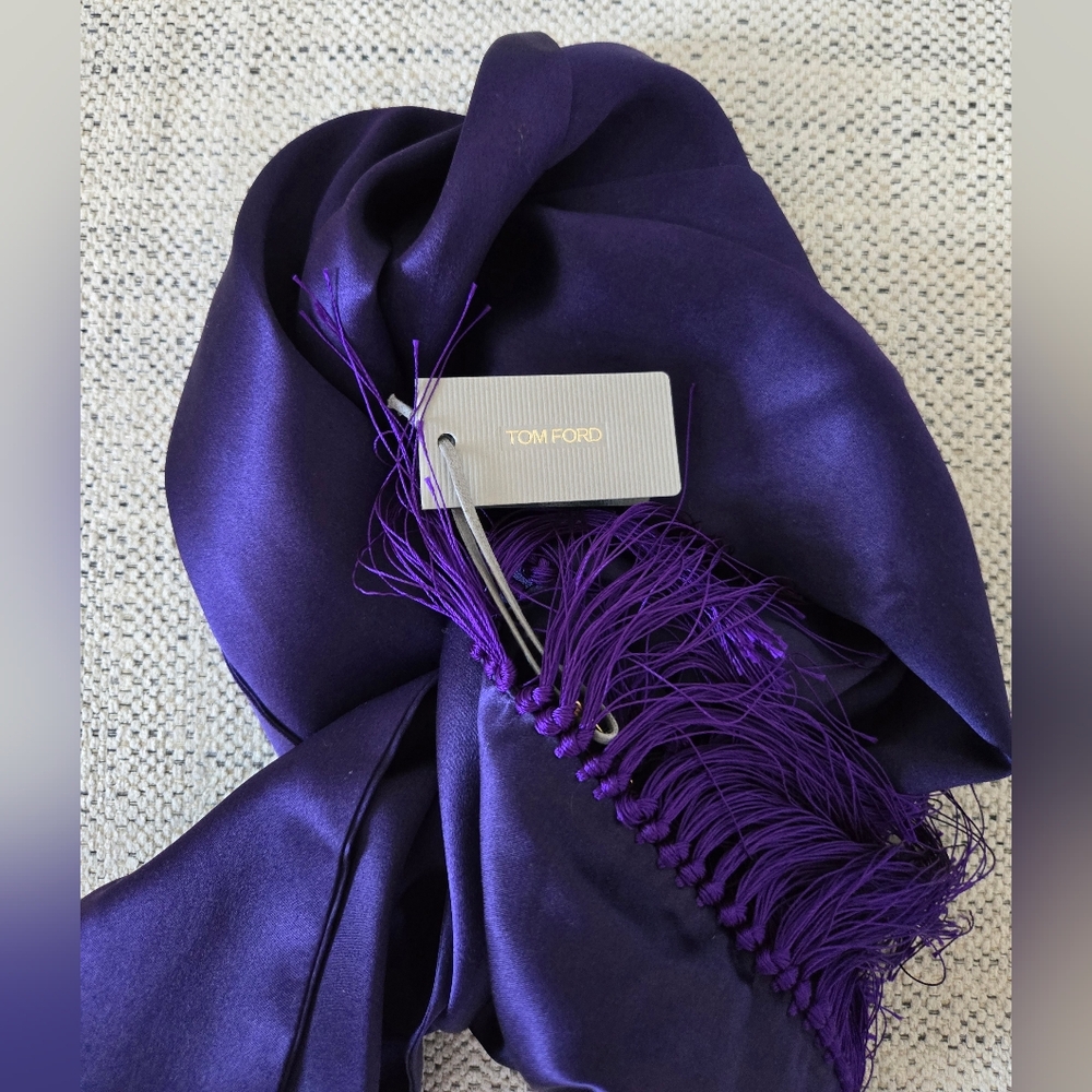 NWT TOM FORD Purple Silk Scarf With Fringe Size:OS Made In Italy